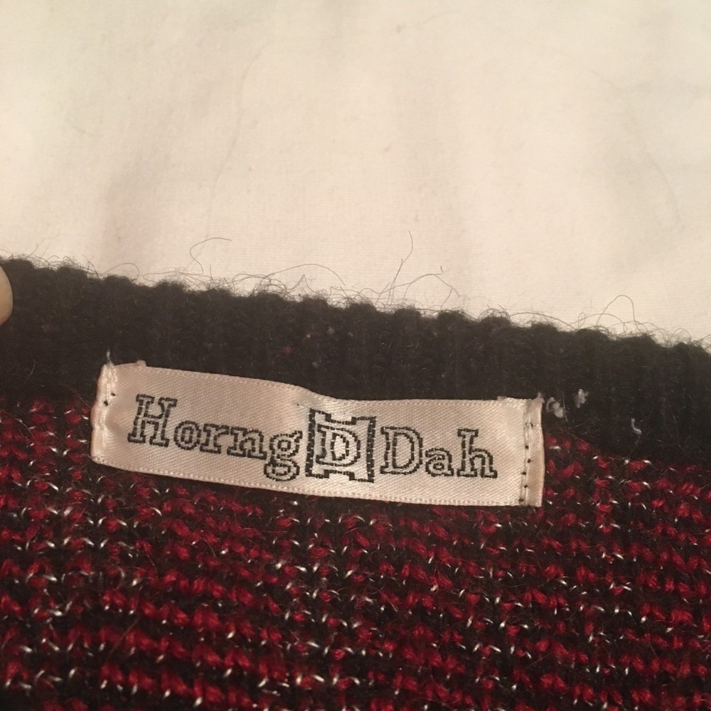 Vintage maroon & black jungle cat sweater mens S/M womens L silver threaded - Picture 3 of 6